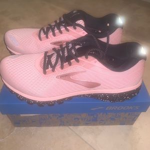 brooks ghost peach